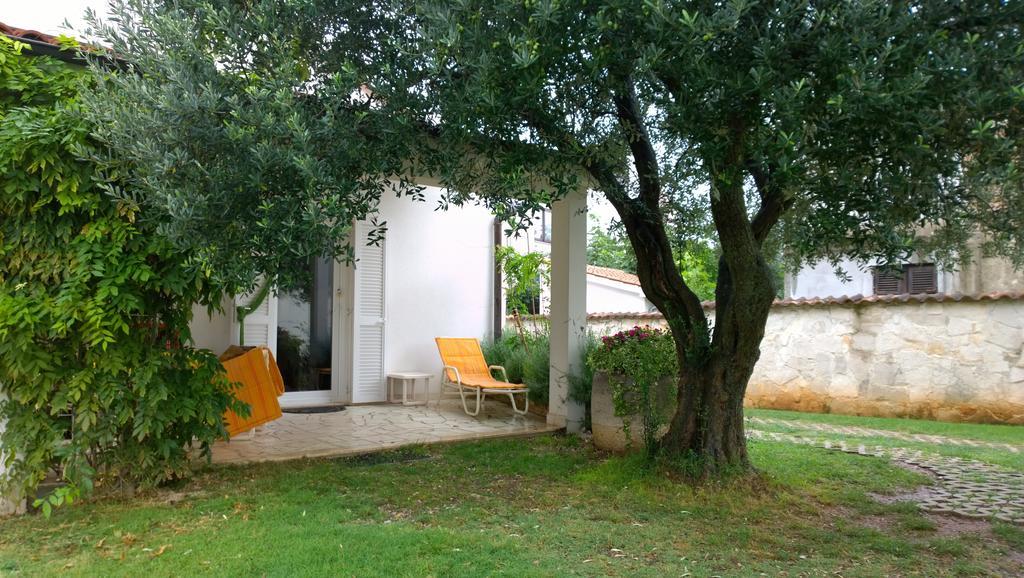 Apartment Free Parking Big Garden Peroj Kamer foto